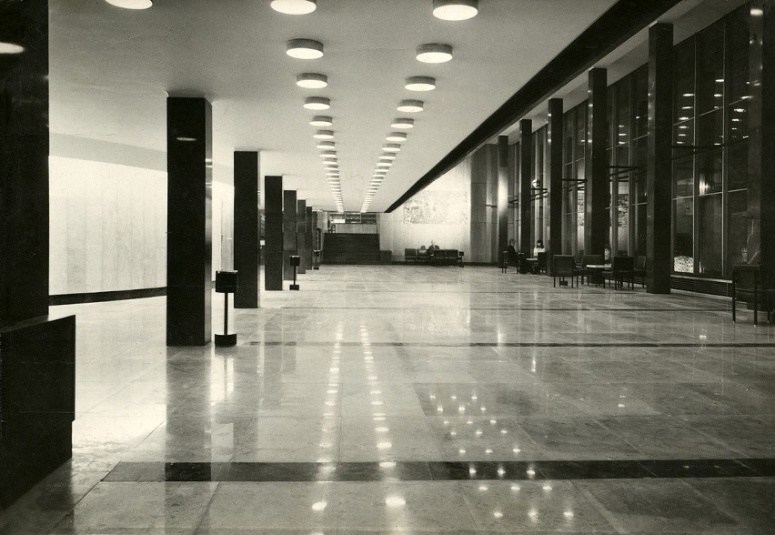 Foyer Teatru Wybrzeże 1967 roku.
