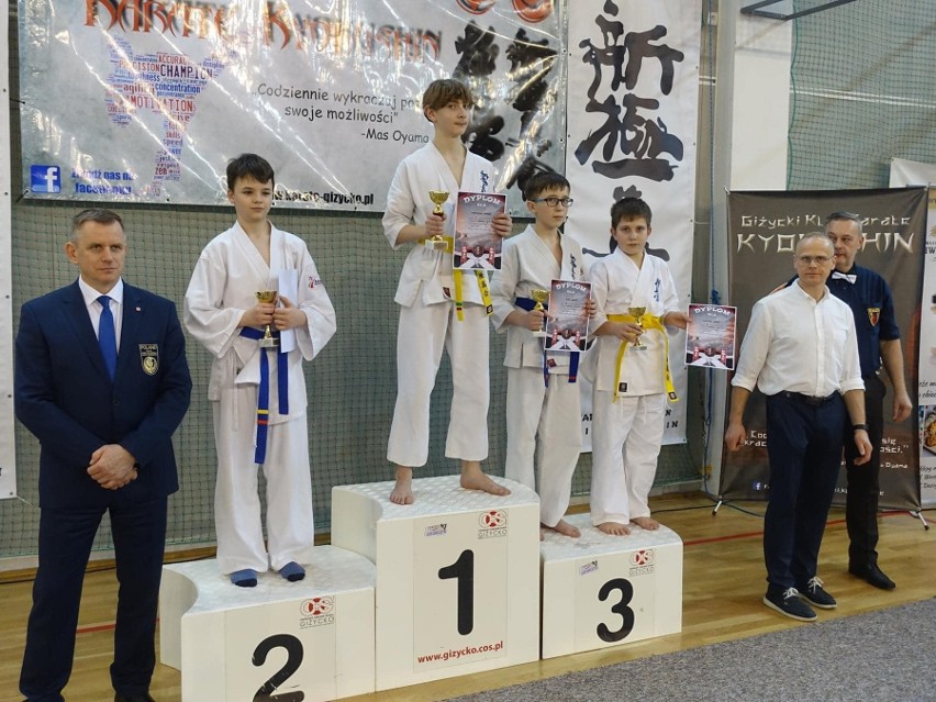 Młodzi sportowcy z turnieju w Giżycku przywieźli 8 medali.