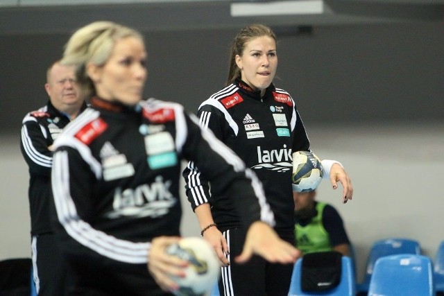 Alina Wojtas, była rozgrywająca MKS, przyjechała do Lublina z zespołem Larviku i w meczu Ligi Mistrzyń rzuciła sześć bramek.