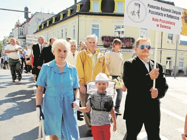 Pszczelarze ze Świecia pierwszy raz uczestniczyli gminnych dożynkach dopiero w tym roku. Ma tak zostać na przyszłe lata