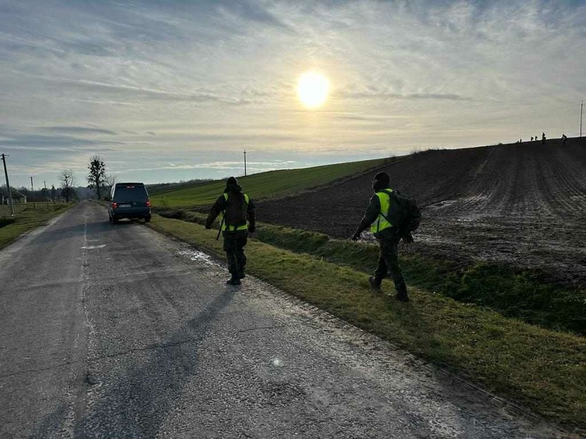 Żołnierze WOT przeszukiwali tereny w okolicach Zamościa. "Wynik poszukiwań negatywny" [ZDJĘCIA I WIDEO]