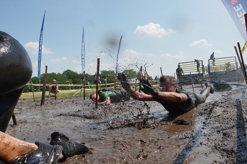 Runmageddon Poznań odbywa się na Hipodromie Wola