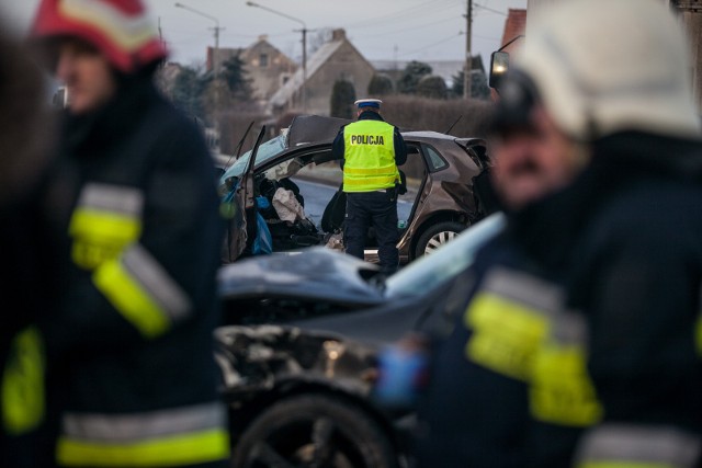 Do zderzenia dwóch osobówek doszło w Nakle, ul. Olszewska, po południu