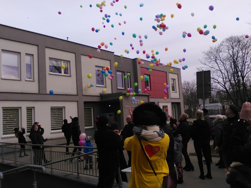 Dzień Dziecka z Chorobą Nowotworową. Sprzed UDSK wyleciały balony (zdjęcia)