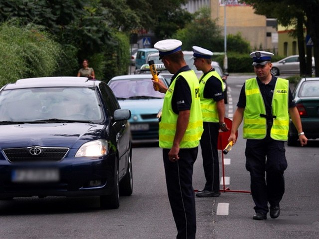 Podczas akcji "Trzeźwy kierowca" w Zielonej Górze policjanci kontrolowali przejeżdżających kierowców.