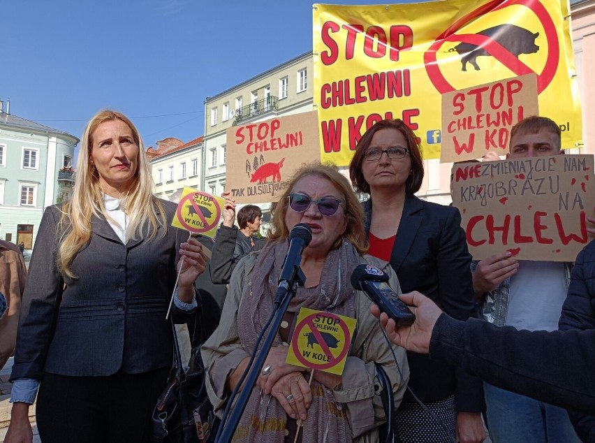 Protest przeciwko budowie chlewni.