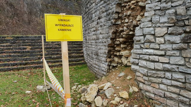 Na przestrzeni ostatnich lat amfiteatr wraz z pomnikiem przechodził tylko doraźne remonty, które miały na celu zamaskowanie problemów. Przedstawiciele MON obiecują, że kompleks będzie zmodernizowany.