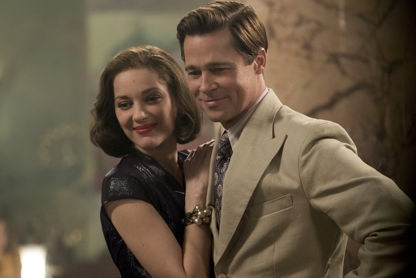 Marion Cotillard i Brad Pitt w "Sprzymierzonych"....