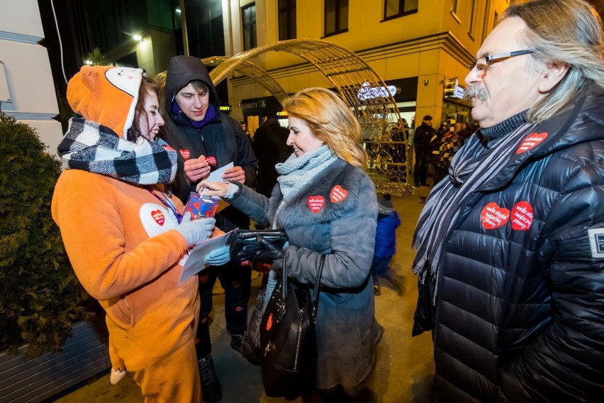 Orkiestrowe granie rozpoczęło się już w piątek. W Szkole...