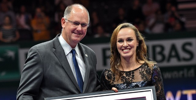 Steve Simon i Martina Hingis podczas jednego z turniejów WTA Finals.