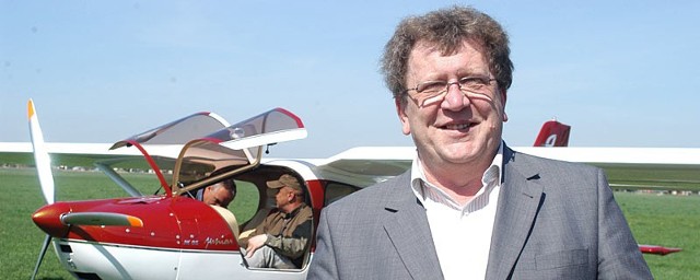 Henryk Słowik, dyrektor Ekolotu: - Ultralekkie samoloty to takie zabawki dla dużych chłopców, którzy spełniają swoje dziecięce marzenia o lataniu.