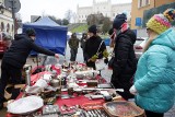 Porcelana, biżuteria, wyjątkowe figurki i wiele więcej. Zobacz, co tuż przed świętami możesz kupić podczas Lubelskiej Giełdy Staroci