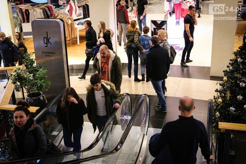 Black Friday w Szczecinie. Tłumy ludzi w galeriach handlowych