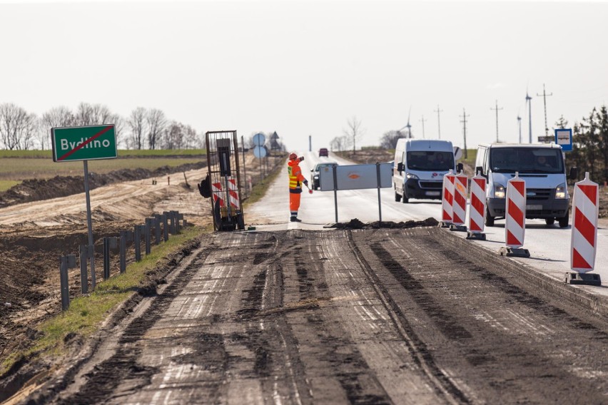 Na wahadło na czerwonym świetle. Posypały się mandaty na trasie Słupsk-Ustka