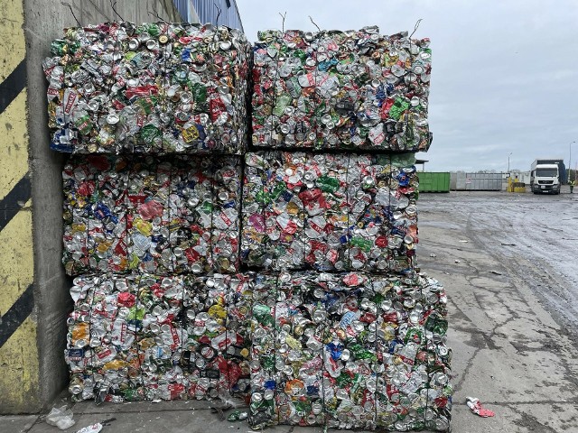 Zgodnie z polskim prawem Punkty Selektywnego Zbierania Odpadów Komunalnych mają być w każdej gminie.