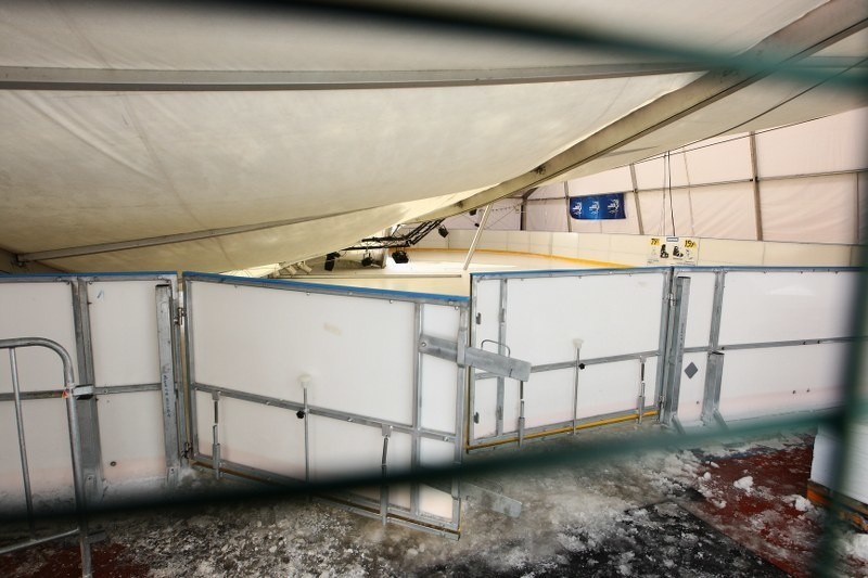 Zawalił się dach lodowiska przy hali Azoty Arena w