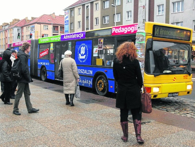 W sylwestra i Nowy Rok autobusy komunikacji miejskiej w regionie jeżdżą według zmienionych rozkładów jazdy. Warto więc wcześniej sprawdzić godziny kursowania