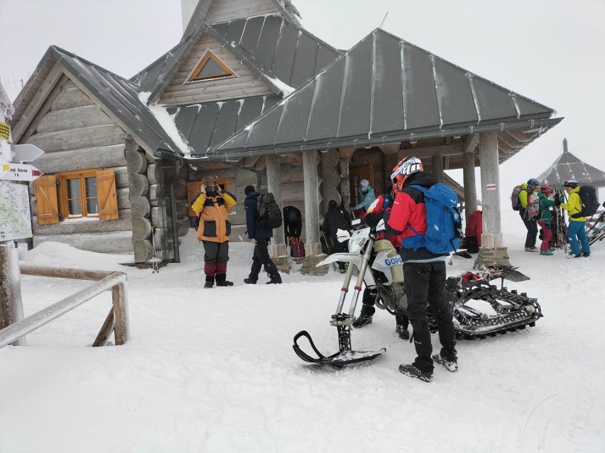 Bieszczadzcy ratownicy GOPR testowali „snow-biki”. Takie pojazdy przydałyby się im w zimie [ZDJĘCIA]