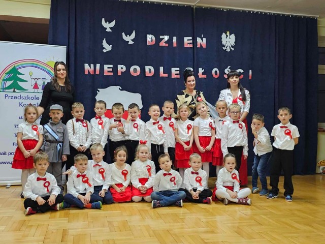 W Przedszkolu nr 35 w Koszalinie odbyły się wyjątkowe patriotyczne przedstawienia przygotowane przez najmłodszych.