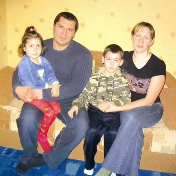 Z mężem Krzysztofem i dziećmi: Robertem i Magdaleną