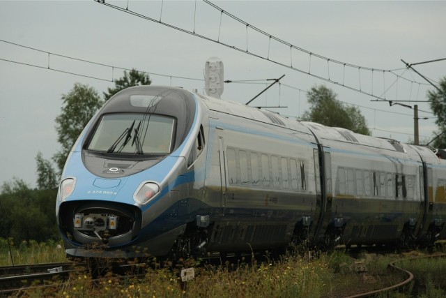 Pendolino pojedzie na trasie Wrocław -  Warszawa z szybkością 160 km/h.  Kolej Dużych Prędkości miała nam zapewnić 350 km/h