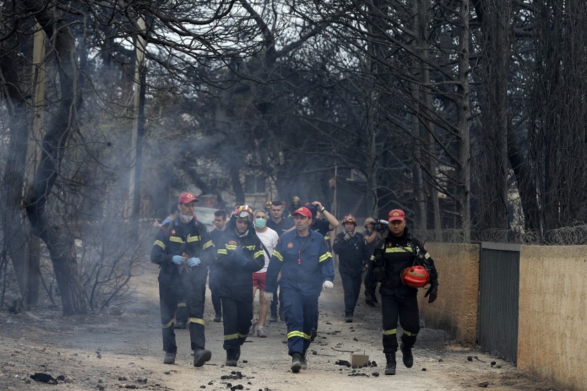 Spustoszone przez pożar miasteczko Mati