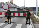 Koronawirus w Polsce. Wojsko pomoże w walce z SARS-CoV-2. Wojskowe patrole na granicy i kontrole przestrzegania kwarantanny