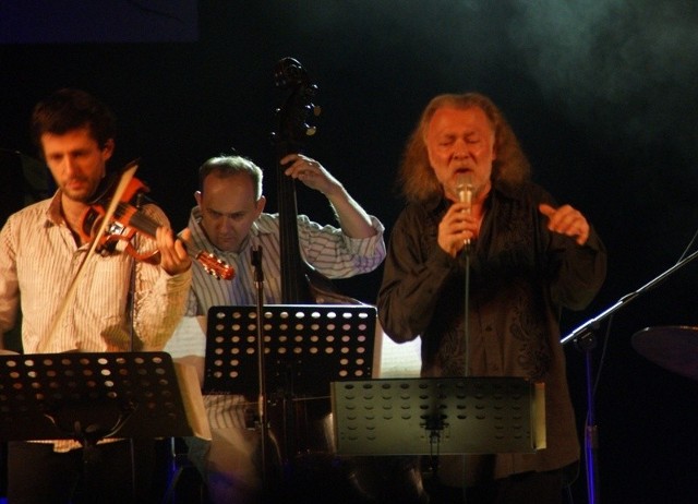 Festiwal Muzyczny w Mielcu - III koncert W trzecim festiwalowym koncercie wystąpil wokalista jazzowy Marek Balata z kwintetem oraz zespól Lechistan.
