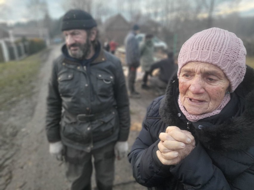 Pani Teresa i Pan Zbyszek w pożarze domu stracili wszystko....