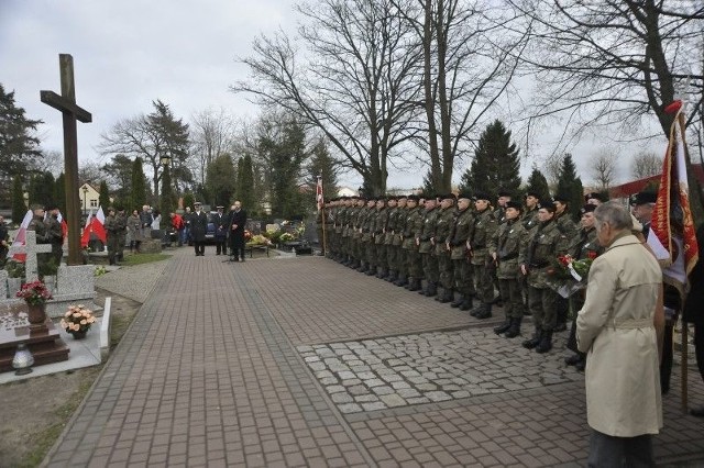 13 kwietnia br., na cmentarzu komunalnym w Ustce odbyły się uroczyste obchody Dnia Pamięci Ofiar Zbrodni Katyńskiej.