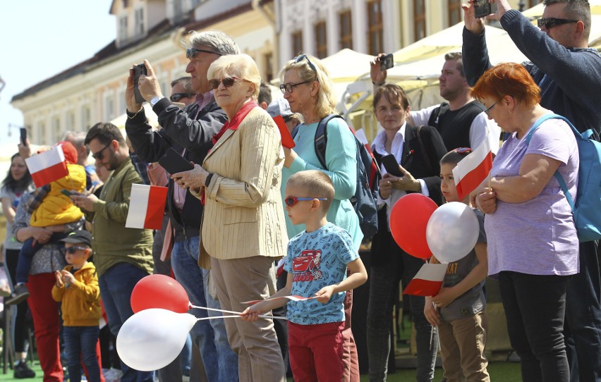 Rzeszów świętuje Dzień Flagi Rzeczypospolitej Polskiej 2022. Zobacz fotorelację!