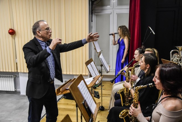 Koncert Młodzieżowej Orkiestry Dętej Kujawia był okazją do poprawy swoich umiejętności pod okiem wybitnych dyrygentów. Za organizacją wydarzenia stała również chęć oddania hołdu narodowi ukraińskiemu.