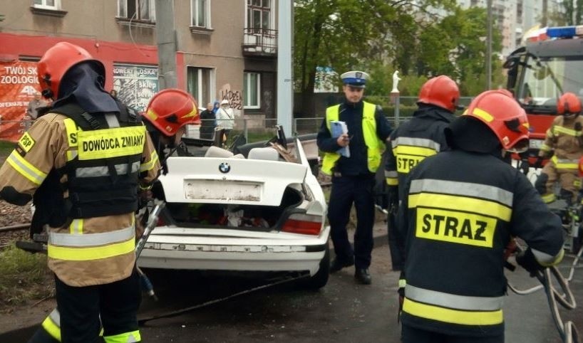 23-letni kierowca bmw, w stanie ciężkim przebywa w szpitalu....