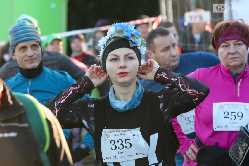 Szczeciński Bieg Noworoczny 2018: Ponad 400 szalonych biegaczy na starcie [ZDJĘCIA, WIDEO]
