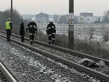 Tragedia na torach kolejowych w Lubaniu. Pod kołami pociągu zginęła jedna osoba, ciało zmasakrowane