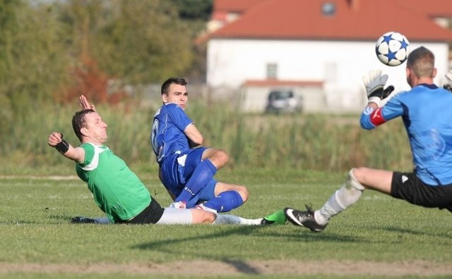 Napastnik Adam Patora liczy, że znów pokona bramkarza Czarnych