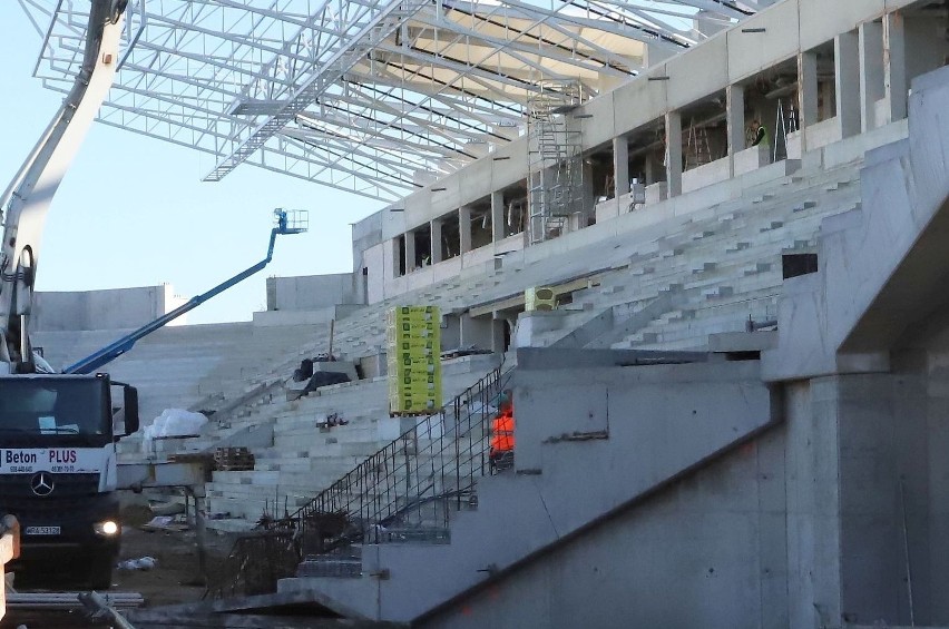 Budowa stadionu dla Radomiaka Radom. Obiekt może być gotowy w pełni dopiero pod koniec wakacji przyszłego roku. Jaki jest postęp prac?