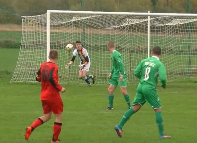 W spotkaniu 3. rundy Pucharu Polski, Gryf Słupsk wygrał z Karolem w Pęplinie 7:0 (3:0).