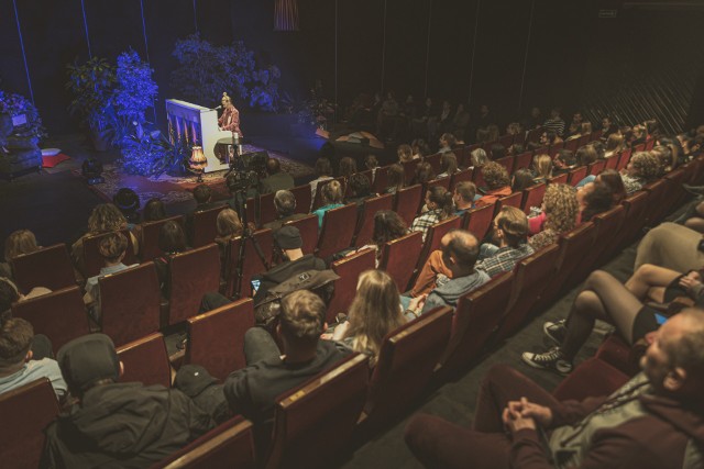 W pierwszej edycji Podsłuchów w Kieleckim Centrum Kultury wystąpiła Jucho, czyli Justyna Chowaniak.