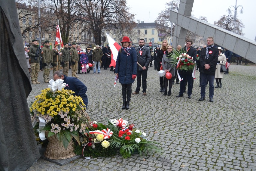 Święto Niepodległości w Częstochowie. Msza święta w Archikatedrze i marsz aleją NMP [ZDJĘCIA]