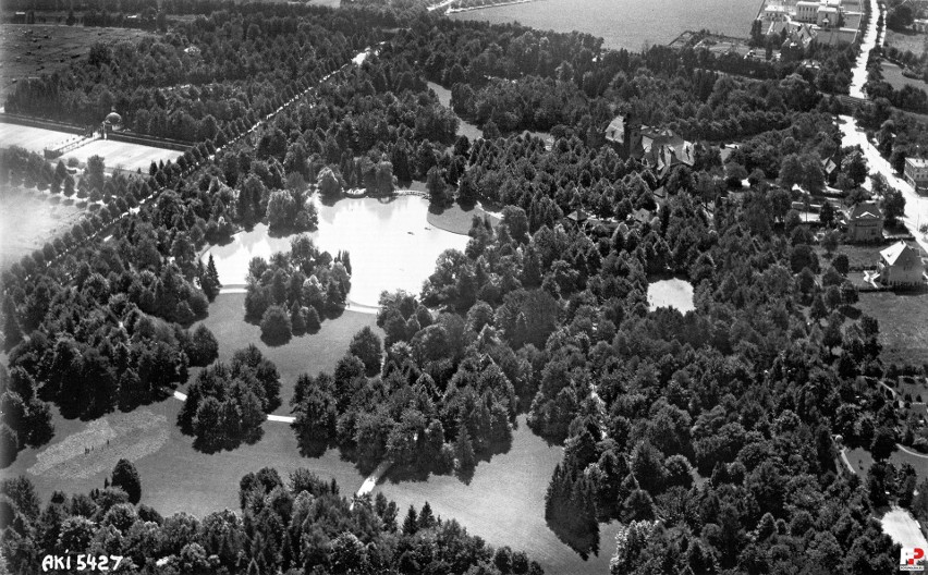 Niemiecki Südpark założony w 1892 roku. Znajduje się na...