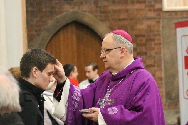 Wieczorem biskup opolski będzie przewodniczył liturgii stacyjnej.