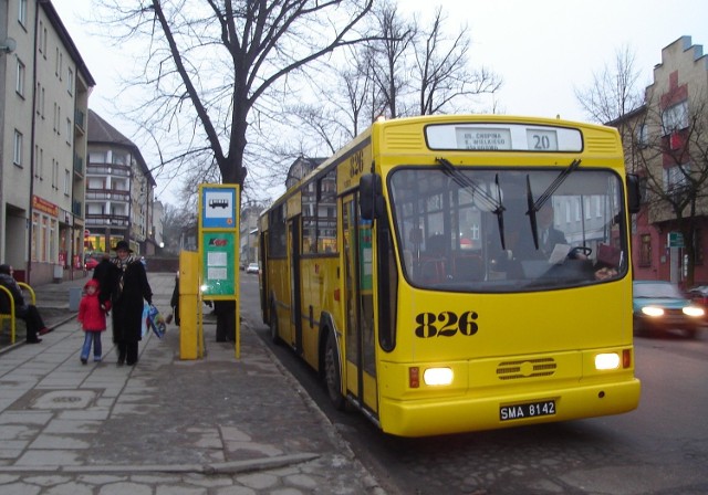 Jeden z ostatnich kursów linii autobusowej nr 20. Dyrekcja Miejskiego Zakładu Komunikacji znowu postanowiła wprowadzić zmiany. Cierpią na tym pasażerowie, którzy już się w tych ciągłych zmianach pogubili.