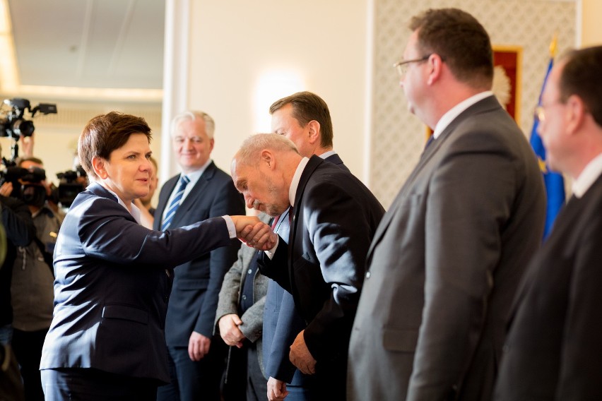 Premier Beata Szydło jak syndyk. Rozpoczęła się likwidacja Ministerstwa Skarbu Państwa