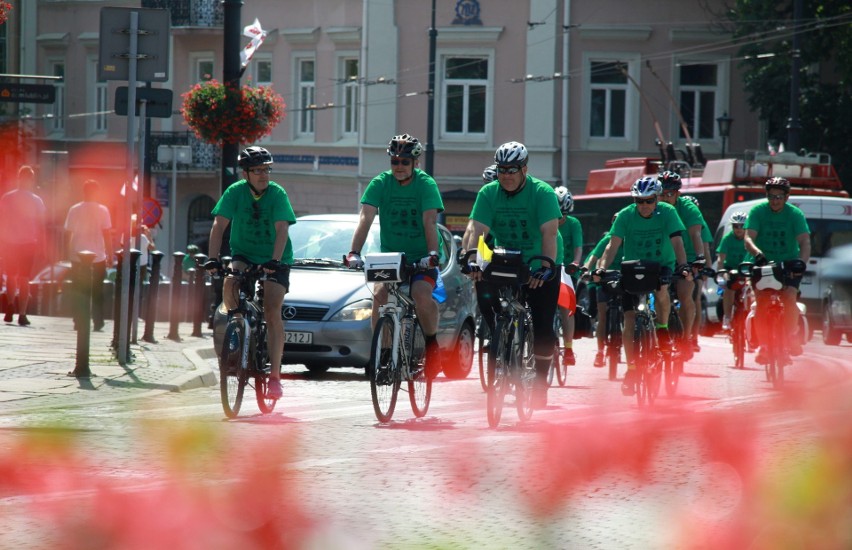 Pielgrzymka lubelskich policjantów. Na rowerach ruszyli na Jasną Górę (ZDJĘCIA, WIDEO)