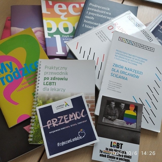 W trakcie tworzenia grupy pełnomocniczka pozyskała pakiet materiałów edukacyjnych z Kampanii Przeciw Homofobii i „Lambdy” Warszawa.