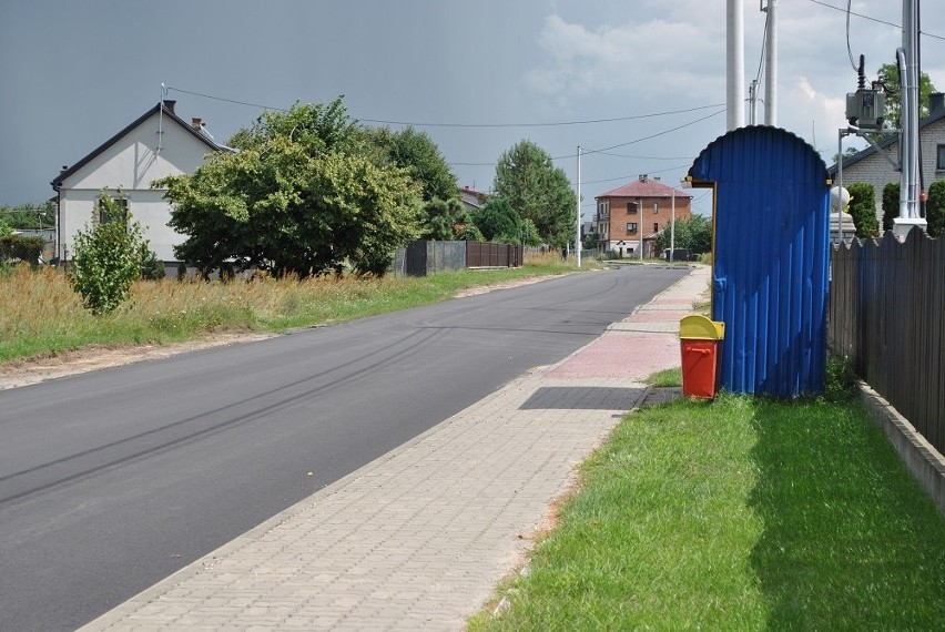 Nowy asfalt został już ułożony na odcinku drogi o długości...