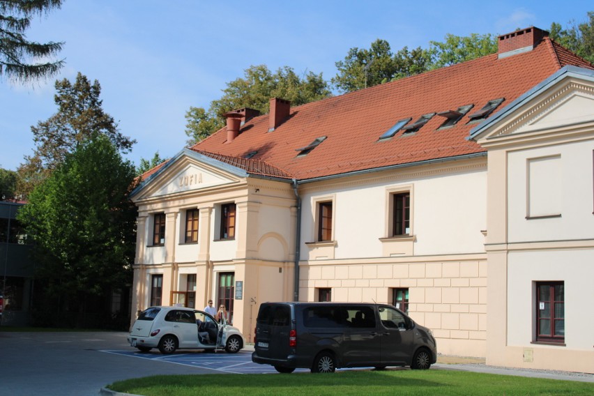 Budynek zdrojowy w Krzeszowicach, powstał około 200 lat temu