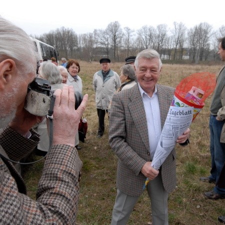 Prawdziwe historie z czasów przesiedleń warto ocalić od zapomnienia. Niedawno w Zasiekach spotkali się dawni mieszkańcy miejscowości. Chodzili tu do szkoły. Wspomnieniom nie było końca! Podobne spotkania mają się odbyć się niedługo w Gubinie.