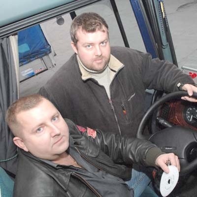 Daniel (z lewej) i Mariusz Gołębiowscy są współwłaścicielami rodzinnej firmy Gołębiowski Transport, założonej Gorzowie Wlkp. w 1989 r. W firmie pracuje 40 osób, niektórzy od początku. - Zaczynaliśmy od przewozów krajowych, dziś wozimy towary po całej Europie - mówią.